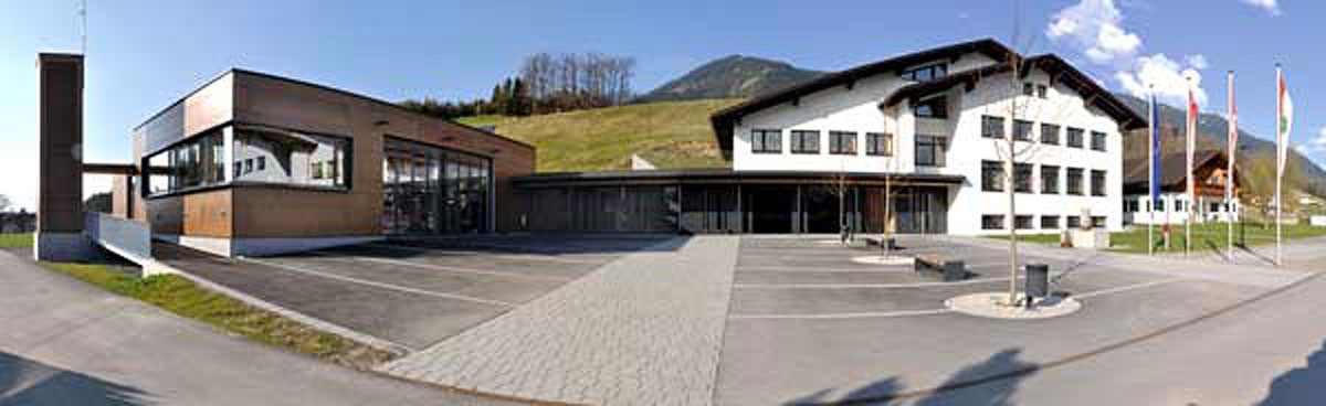 Gemeindezentrum-Roens-•-Panorama_Gemeindehaus.jpg